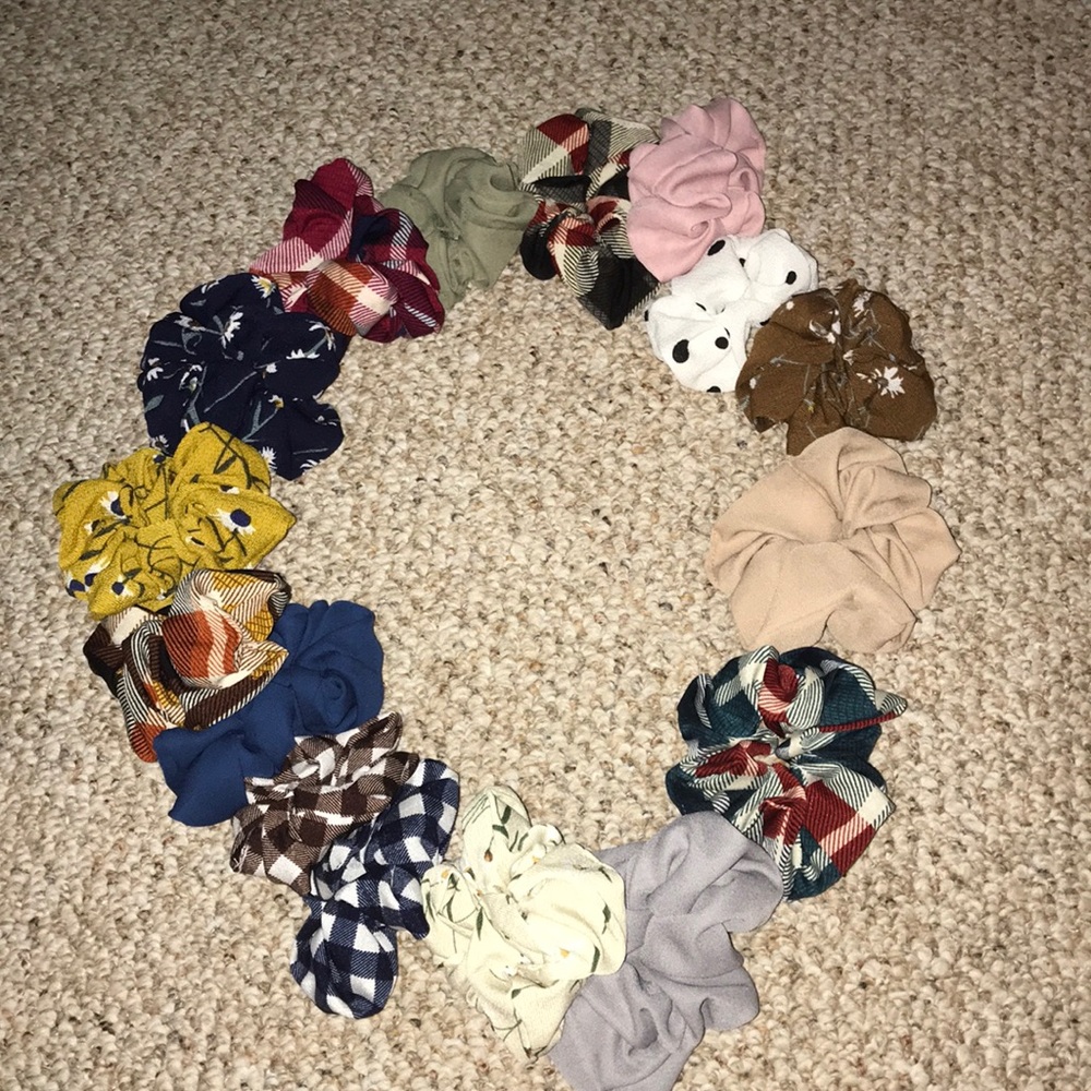 Pack of 16 Srunchies!